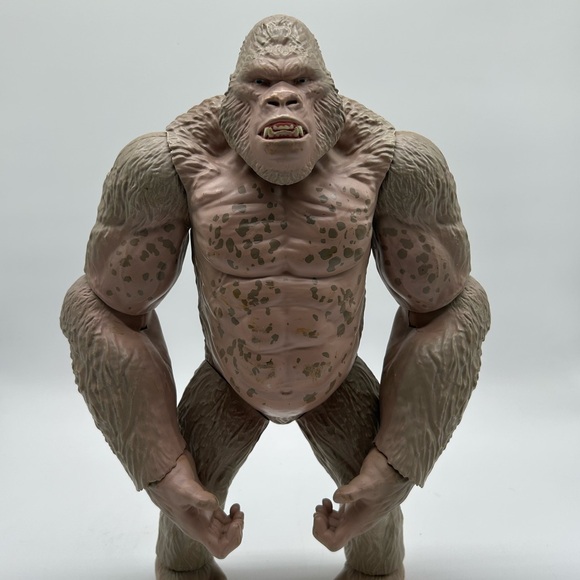 RAMPAGE The Movie 16” Mega George Albino Gorilla Action Figure Toy Articulated - Picture 1 of 8